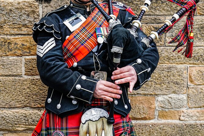 Royal Mile, Edinburgh Walking Tour with Audioguide - Royal Mile basics, done with historian audio and your own timing