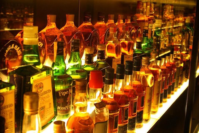 Scotch Tour Edinburgh with a Local Expert: Private & 100% Personalized - Stop one at Arcade Bar: starting with whisky, not fuss