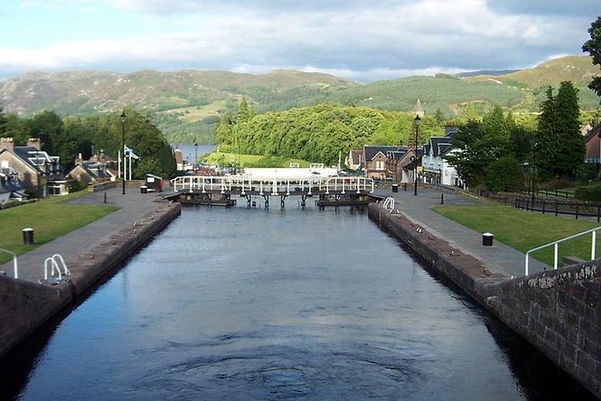 Scottish Highland Day Tour from Glasgow - Commando Monument: WWII History With a View