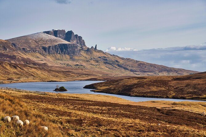 Skye Fairy Pools/ Fairy Glen/ Kilt rock / Old Man Storr - Fairy Glen: quick wonder, short stay on the green