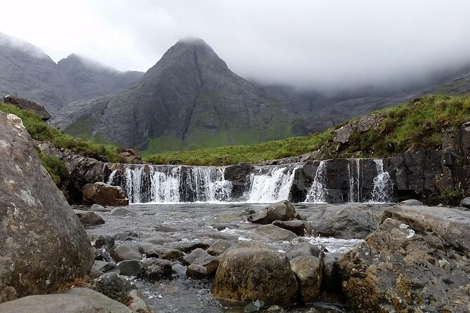 Skye Fairy Pools/ Fairy Glen/ Kilt rock / Old Man Storr - Urquhart Castle: a quick Highland postcard stop