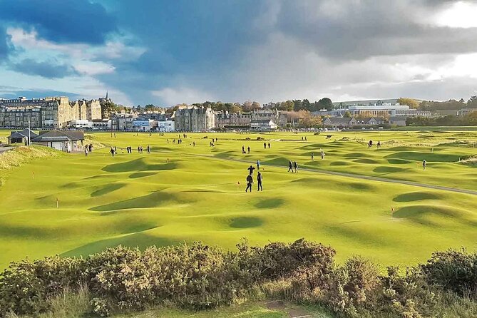 St. Andrews & The Old Course Private Day Tour from Edinburgh - Lunch at the Jigger Inn: the classic 19th hole stop