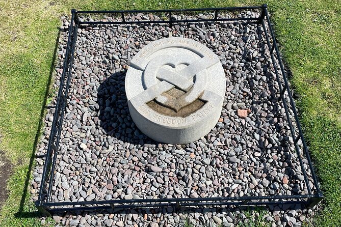 Stone & Story: Rosslyn Chapel & Melrose Abbey Private Day Trip - Sir Walter Scott Intervals: Abbotsford House and Scott’s View