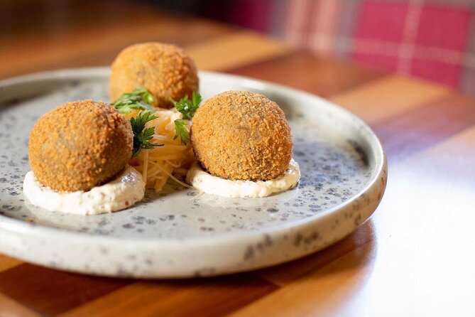 Taste Of Edinburgh Food Tour With All Food & Drinks Included - St Giles’ Cathedral meet-up, and why the location matters