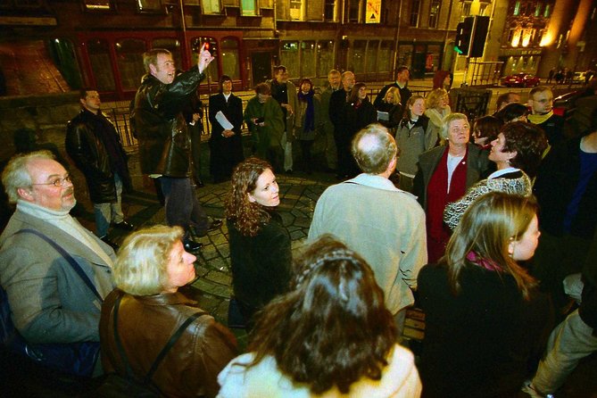 The Edinburgh Literary Pub Tour - What’s Included, What’s Not, and the Non-Drinker-Friendly Angle