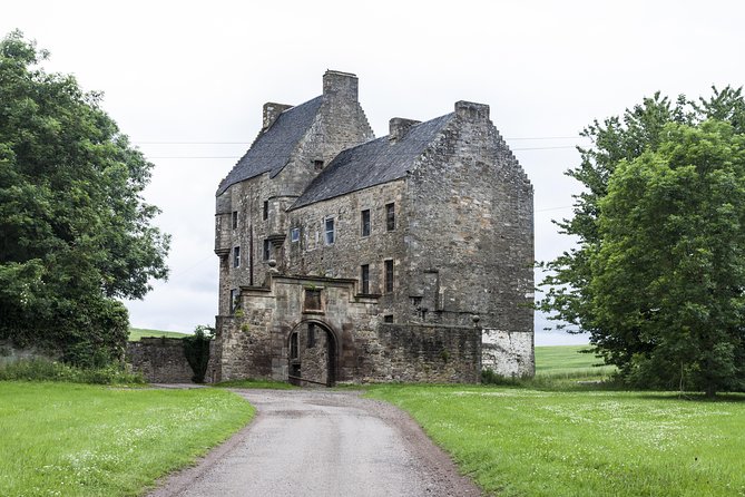 The Outlander 1 Day Experience - Stop 1: Falkland, the Inverness Stand-In and the Claire and Frank Honeymoon Stop