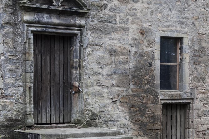 The Outlander 1 Day Experience - Stop 2: Culross and the Mercat Cross Details That Match Cranesmuir
