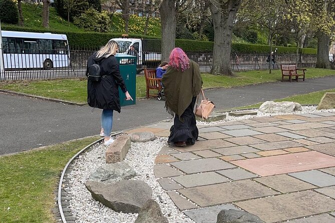 The Pirate's Riddle: An Outdoor Treasure Hunt - How the riddles and physical clues work in the real world