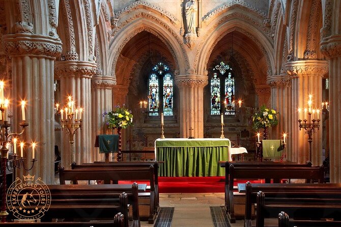 The Scottish Borders Full-Day Private Tour in a Luxury Minivan with Local Guide - Rosslyn Chapel: a short visit with famous story power
