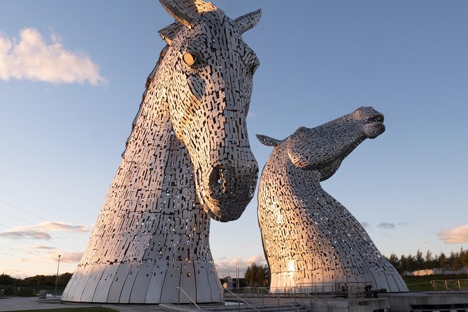 the World Famous Kelpies and Stirling Castle small group tours - Stop 1: The Kelpies and The Helix, 30 Metres of Photo Power