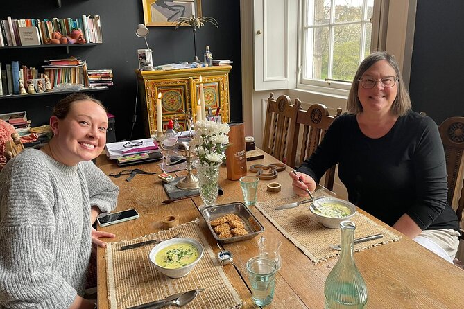 Traditional Scottish Cooking Class & Dinner with Edinburgh Local - Whisky, Robert Burns, and the Ode to a Haggis Toast