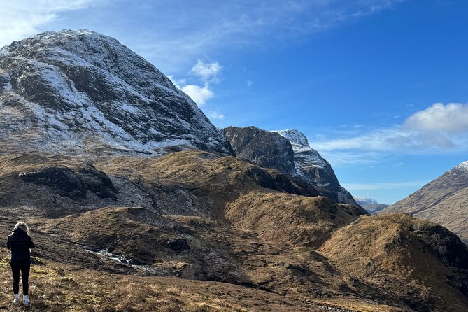 Ultimate Day tour Edinburgh: Glencoe, Highland Cows, Loch Lomond - Kilmahog Highland cows: feeding and petting time, not a quick look