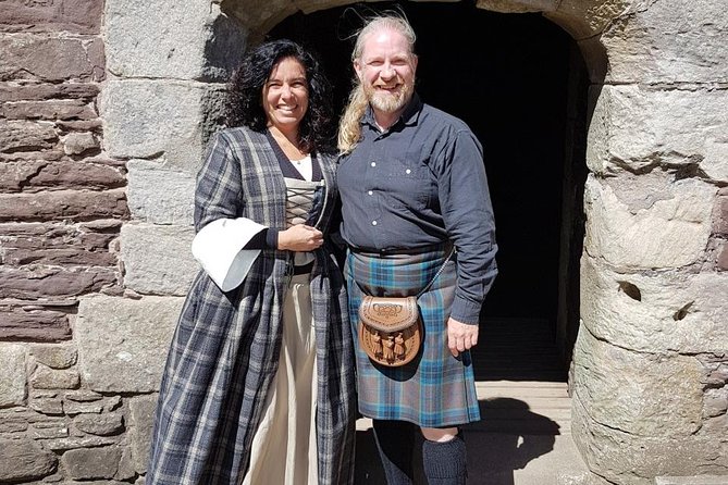 Ultimate Outlander Day Tour - Stop 1: Midhope Castle (Lallybroch) and the seasonal reality check