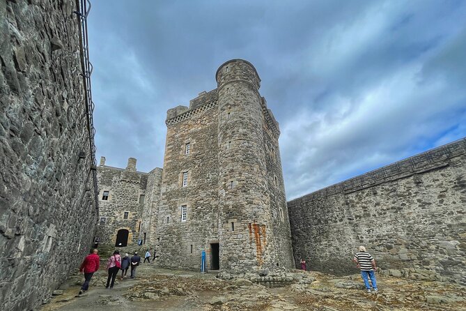 Ultimate Outlander Day Tour - The Mid-Route seasonal stop: what happens when openings change