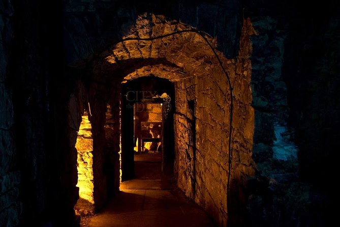 Underground City of the Dead Tour - Entering the South Bridge Vaults and Damnation Alley