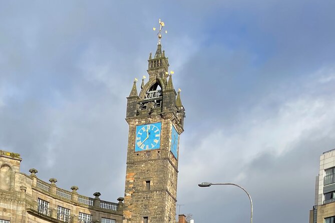 Walking Tour of Glasgow - Stop 2: Gallery of Modern Art and the Conehead statue story