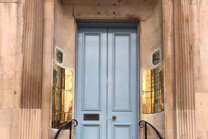 Walking Tour of Glasgow - Stop 3: George Square, 14-plus statues, and what they quietly reveal