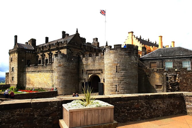 Wallace monument, Stirling Castle, Linlithgow Palace Private Tour - Forth Road Bridge Stop: Fast Photos, Big Engineering Meaning