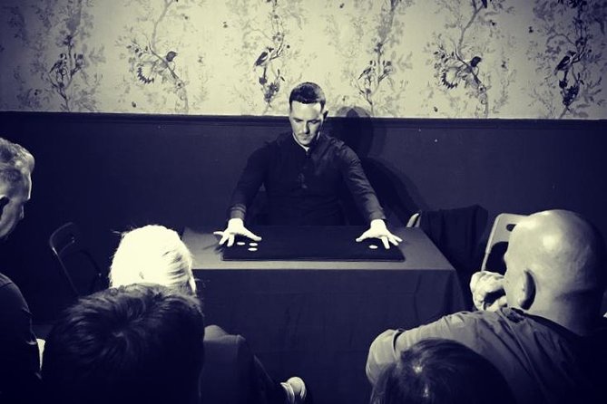 Watch Closely - An Evening of Magic - Timing in Glasgow: make it an easy part of your night