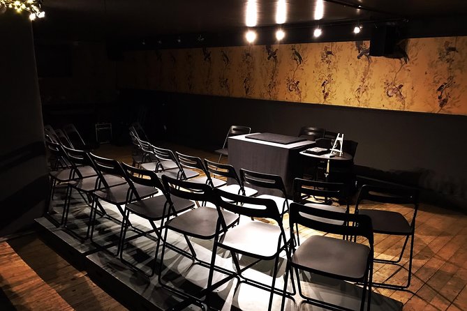 Watch Closely - An Evening of Magic - Making the most of close-up magic