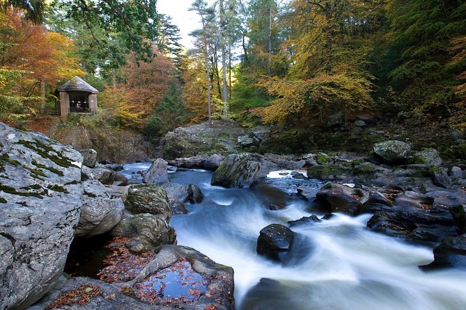Waterfalls, Warriors & Whisky Adventure Day Tour from Edinburgh - The guide makes it matter: Wars of Independence stories and strong personalities