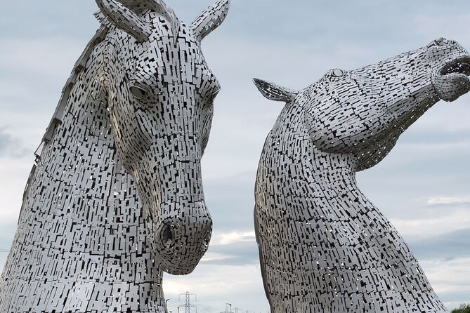 West Coast Lochs & Castles Tour - from Edinburgh - Luss on Loch Lomond: start with a postcard village (30 minutes)