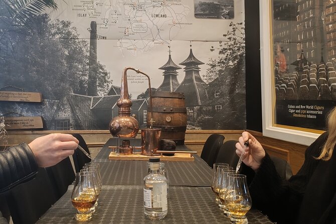 Whisky tasting experience - Jeffrey St Whisky and Tobacco, right where Edinburgh is easy to reach