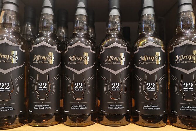 Whisky tasting experience - Guide style matters: Hector and Daniel, and the small-group advantage