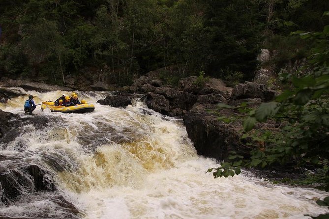 White Water Rafting and River Bugs on the River Tummel - River Rafts vs River Bugs: Same River Power, Different Control Style
